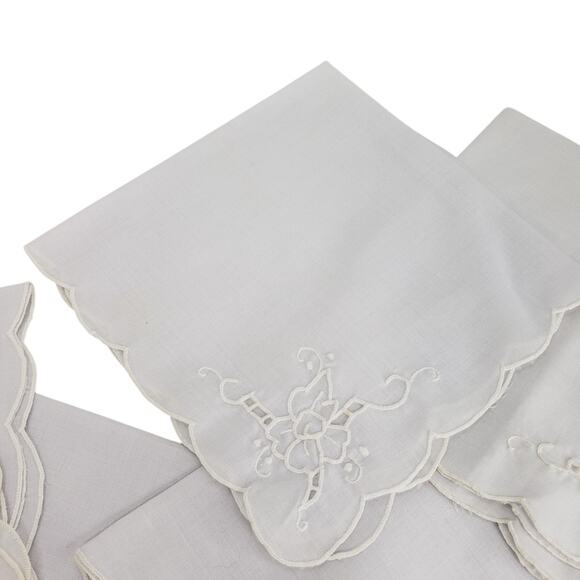Set 6 Vintage Hand Embroidered White Napkins Scalloped Edges 16” Linen Cotton - Picture 9 of 12
